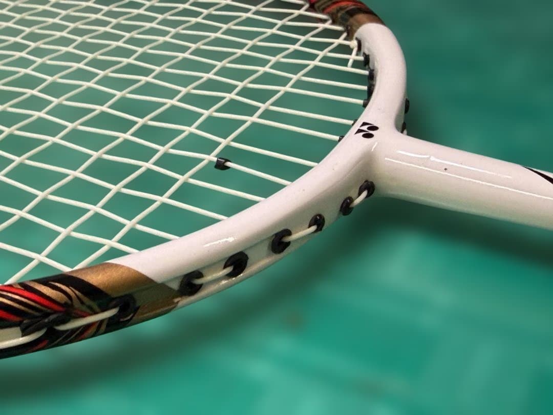 ラケット YONEX VOLTRIC 80 3UG4