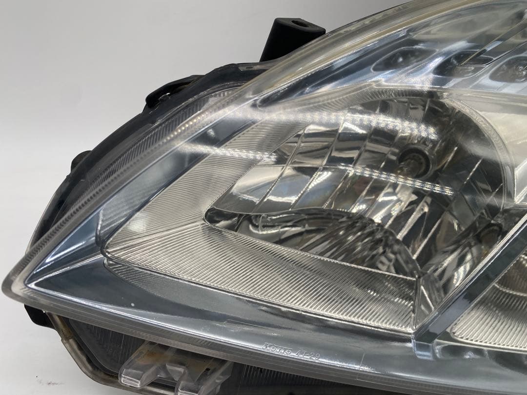 プリウス ZVW30 純正 ヘッドライト 左右HID プロジェクター点灯確認済み