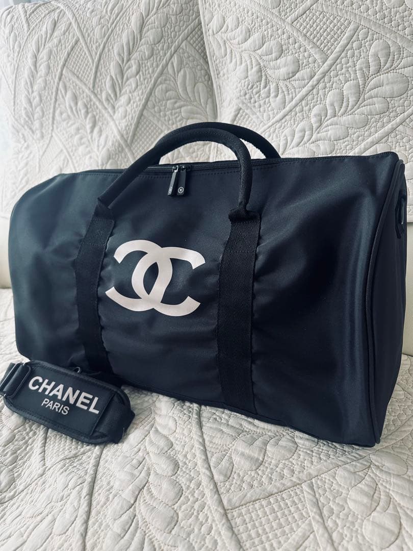 CHANEL ボストンバッグノベルティ　ストラップ付き黒