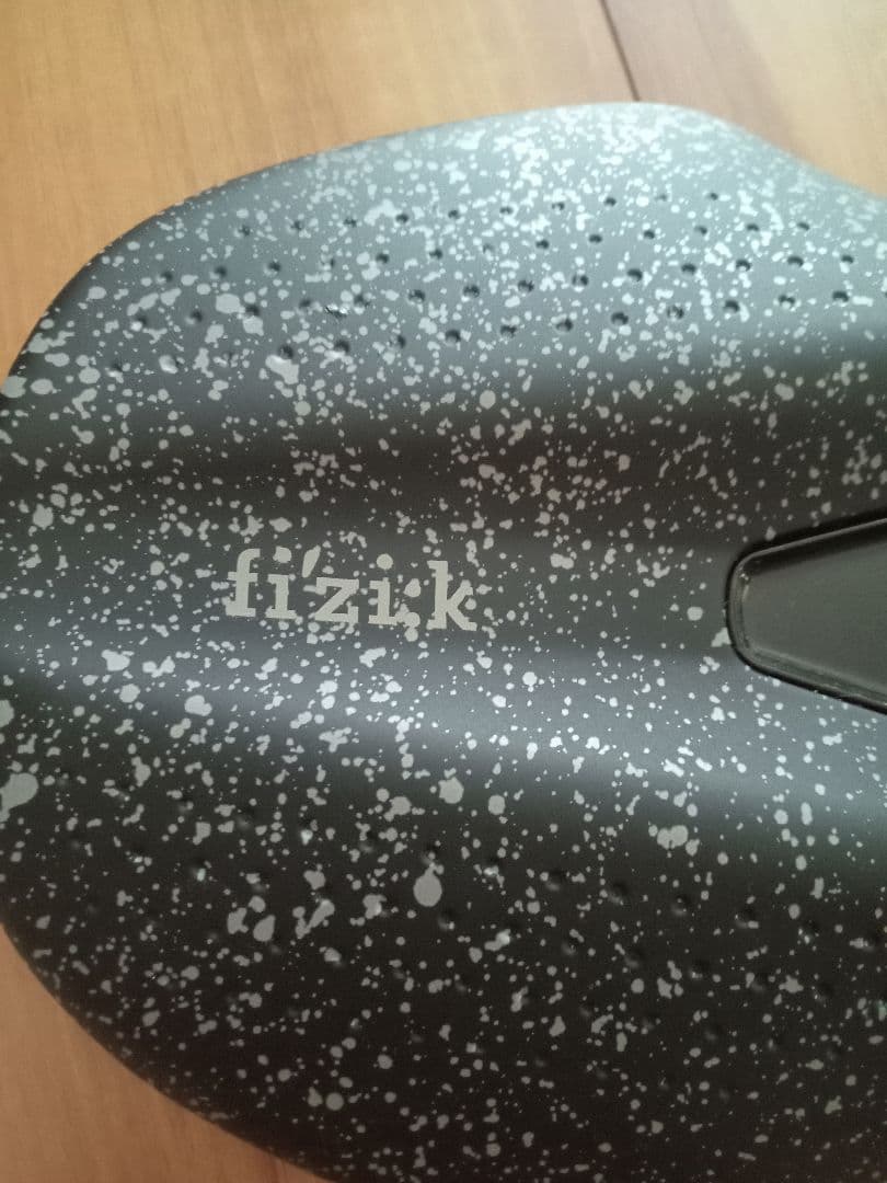 FIZIK(フィジーク) TEMPO ARGO R3 サドル