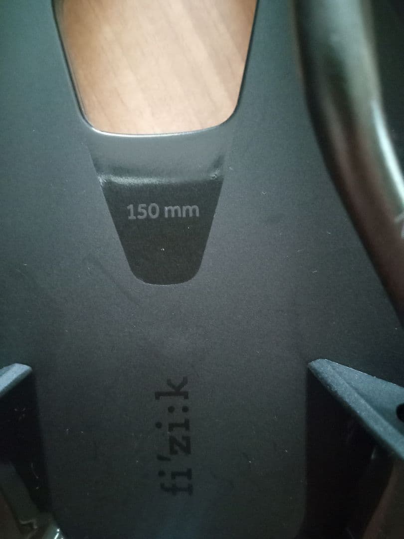 FIZIK(フィジーク) TEMPO ARGO R3 サドル