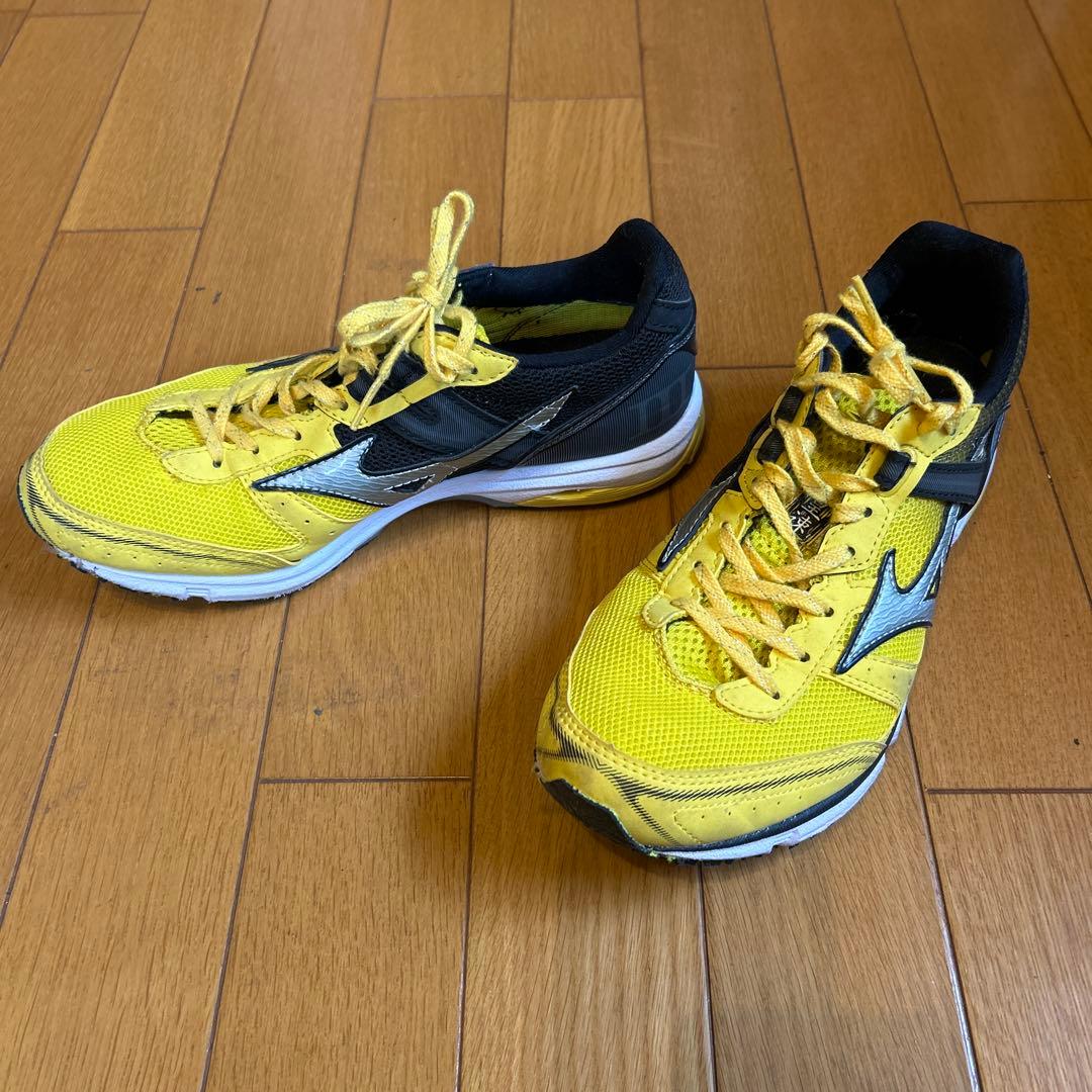 WRVE EMPEROR3 MIZUNOイエロー ランニングシューズ　25センチ