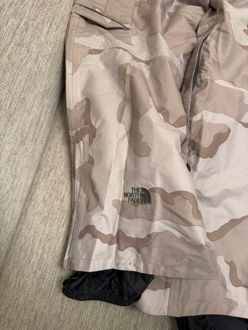 THE NORTH FACE カモフラージュ スノーボードパンツ
