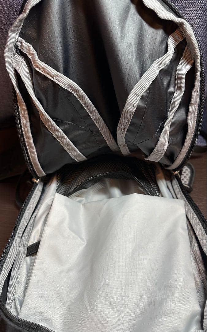 【美品】ドイター　レース8 deuter Race8