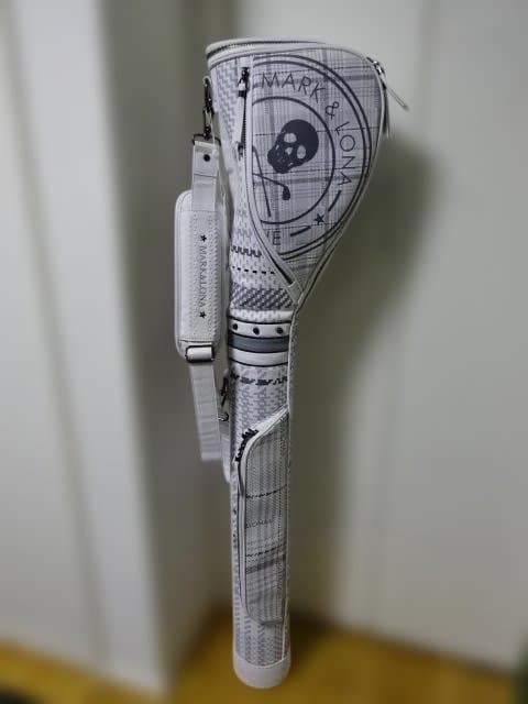 新品!!(定価64900)マークアンドロナ・ゴルフバッグ クラブケース
