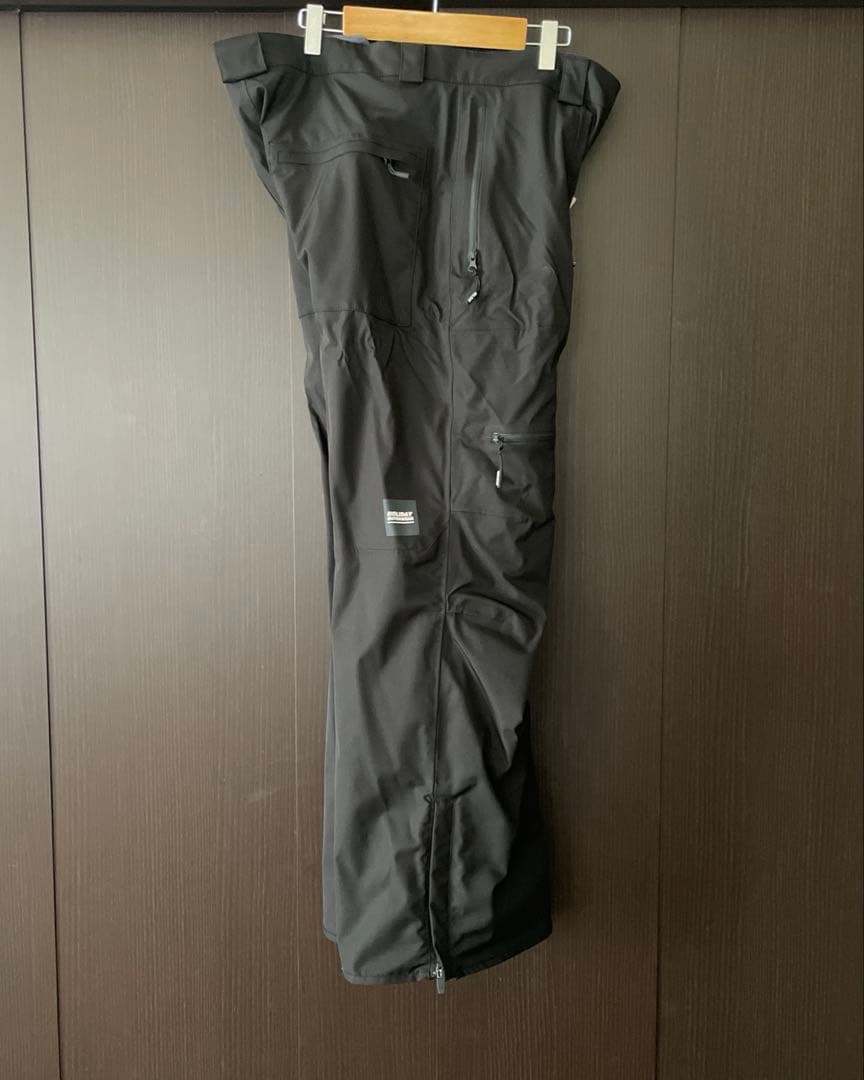 【新品】HOLIDAY OUTERWEAR 韓国　スノボー　パンツ　男女兼用
