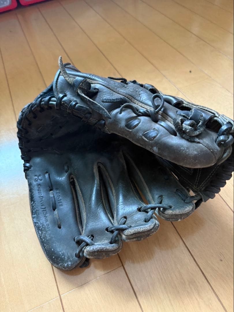 ミズノプロ　硬式投手用グラブ　グローブ　黒