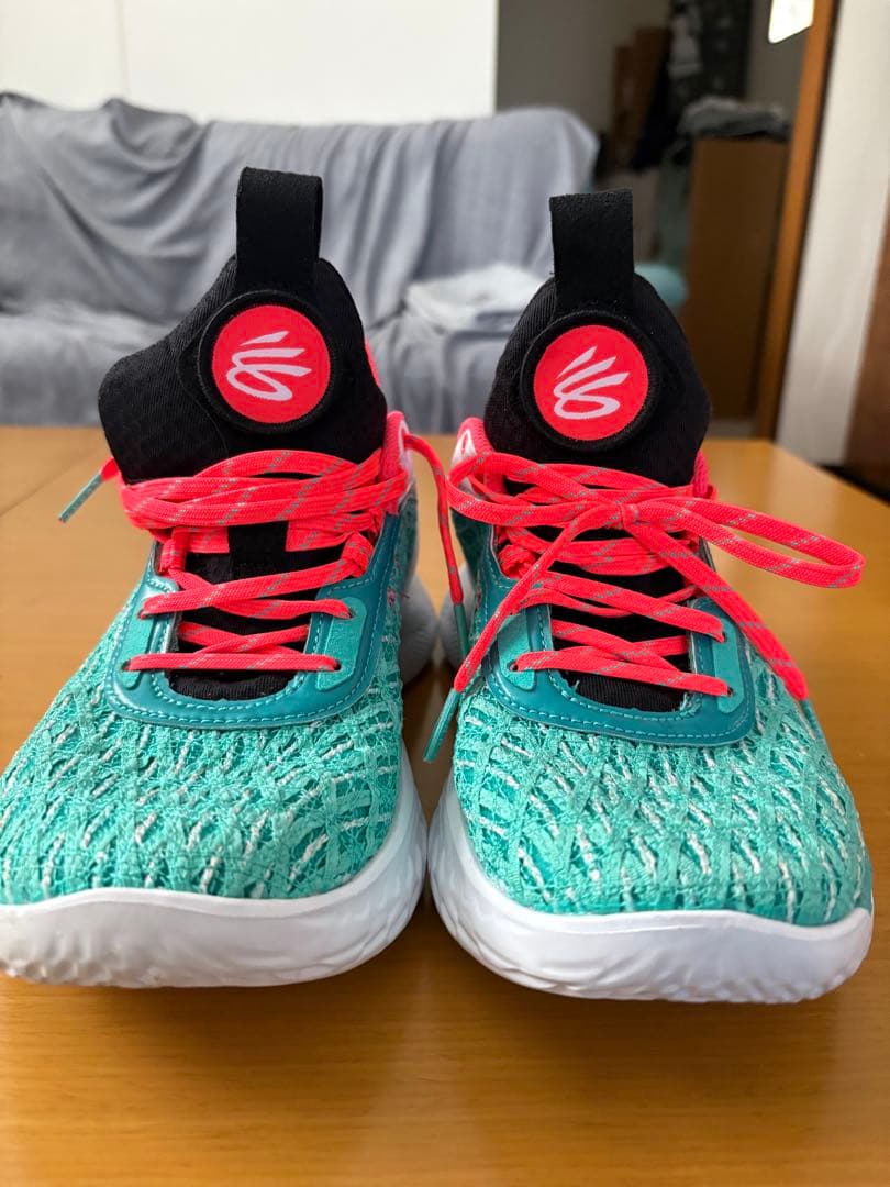 バスケットボールシューズ ターコイズ UNDER ARMOUR サイズ25.5