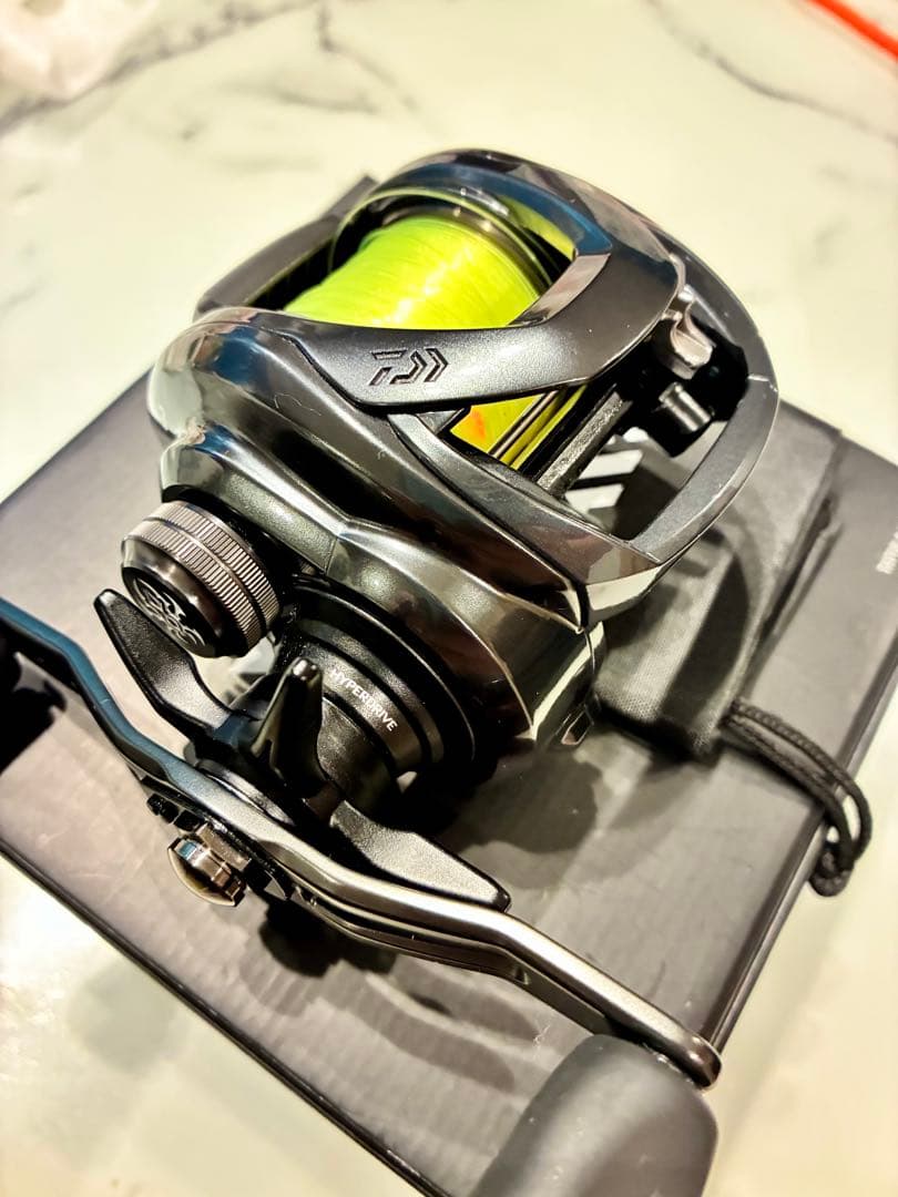 【早い者勝ち】タトゥーラ TW 400 美品 ダイワ ベイトリール
