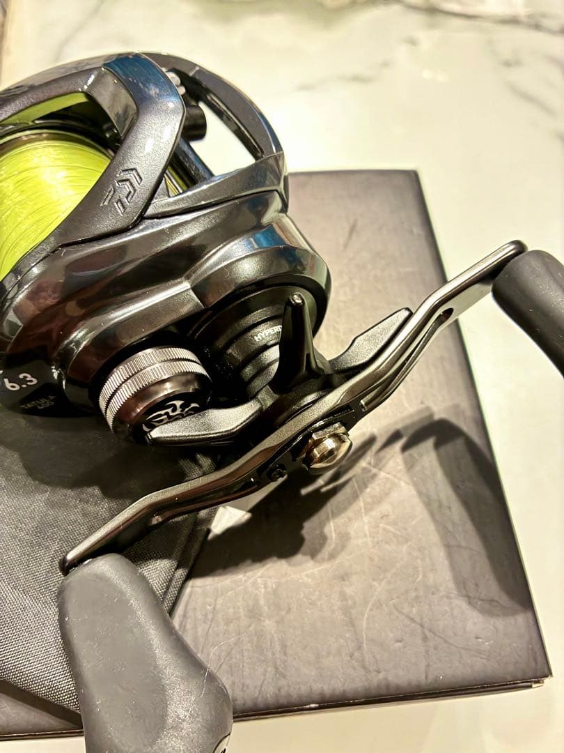 【早い者勝ち】タトゥーラ TW 400 美品 ダイワ ベイトリール