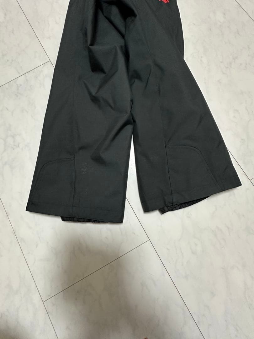 ぱ*だ様 美品　デサント　スキーウェア フード付き