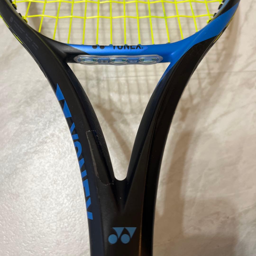 YONEX EZONE イーゾーン100 テニスラケット　2019年 モデル