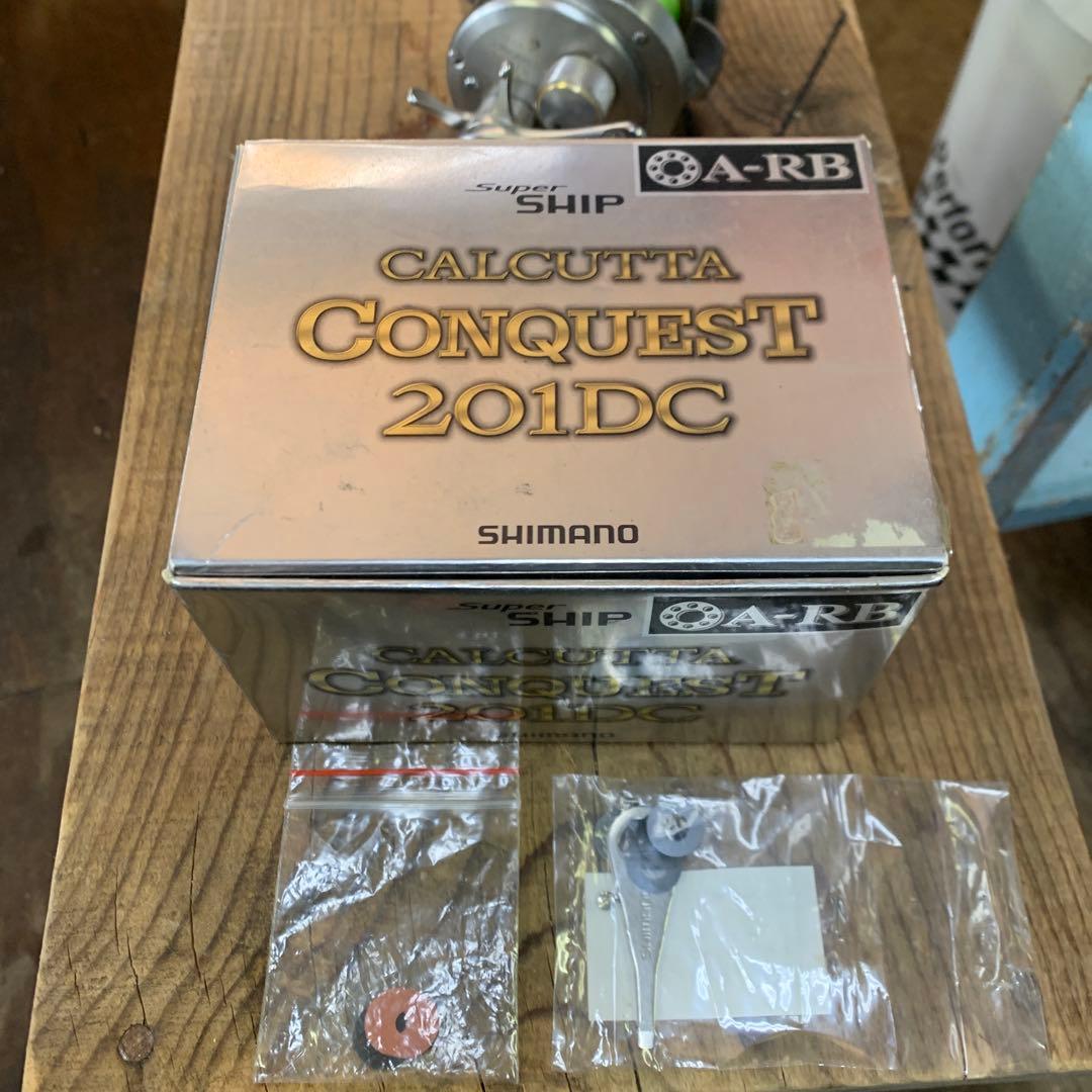 SHIMANO CALCUTTA CONQUEST ベイトリール