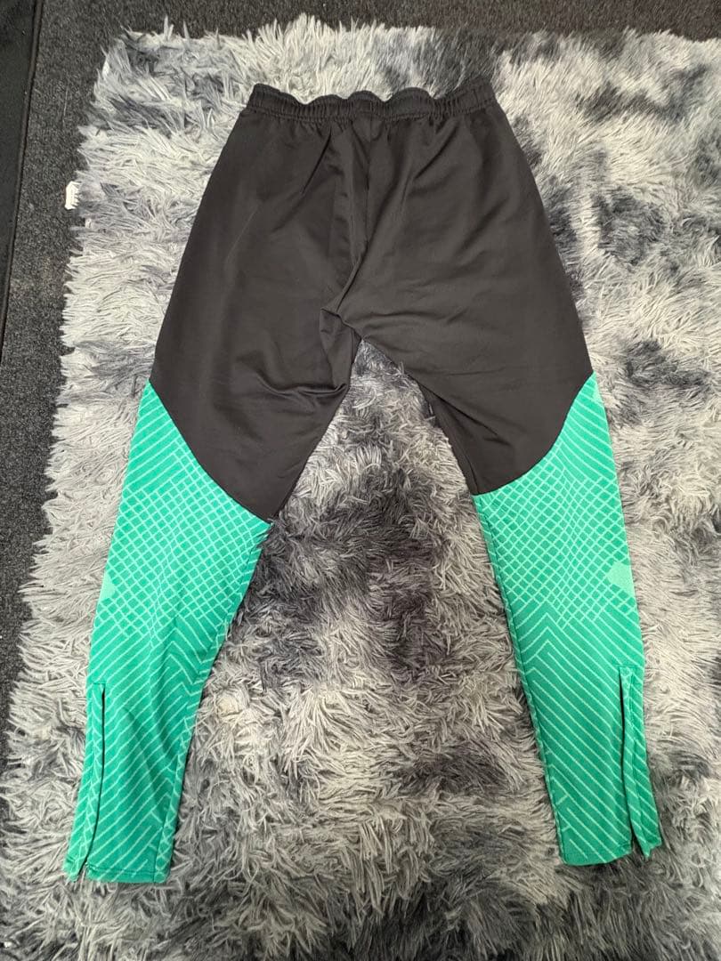超美品 NIKE ナイキ サッカー トレーニングウェア 上下セット最終値下げ！！