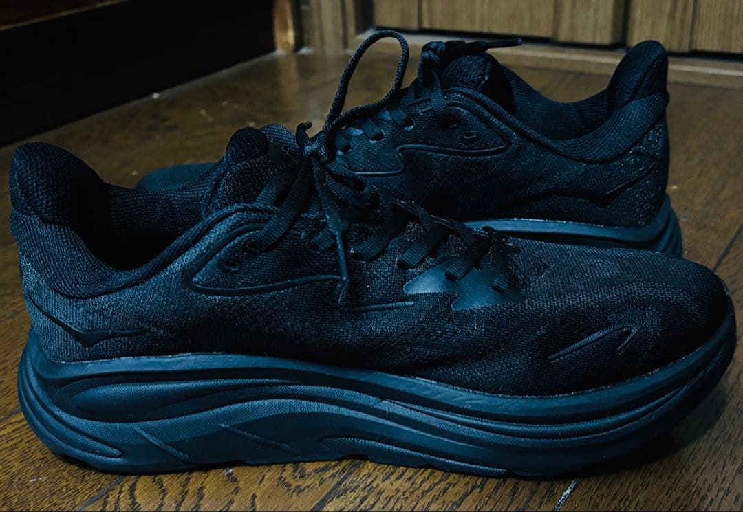 美品　Hoka ホカオネオネ クリフトン10スニーカー 26cmブラック