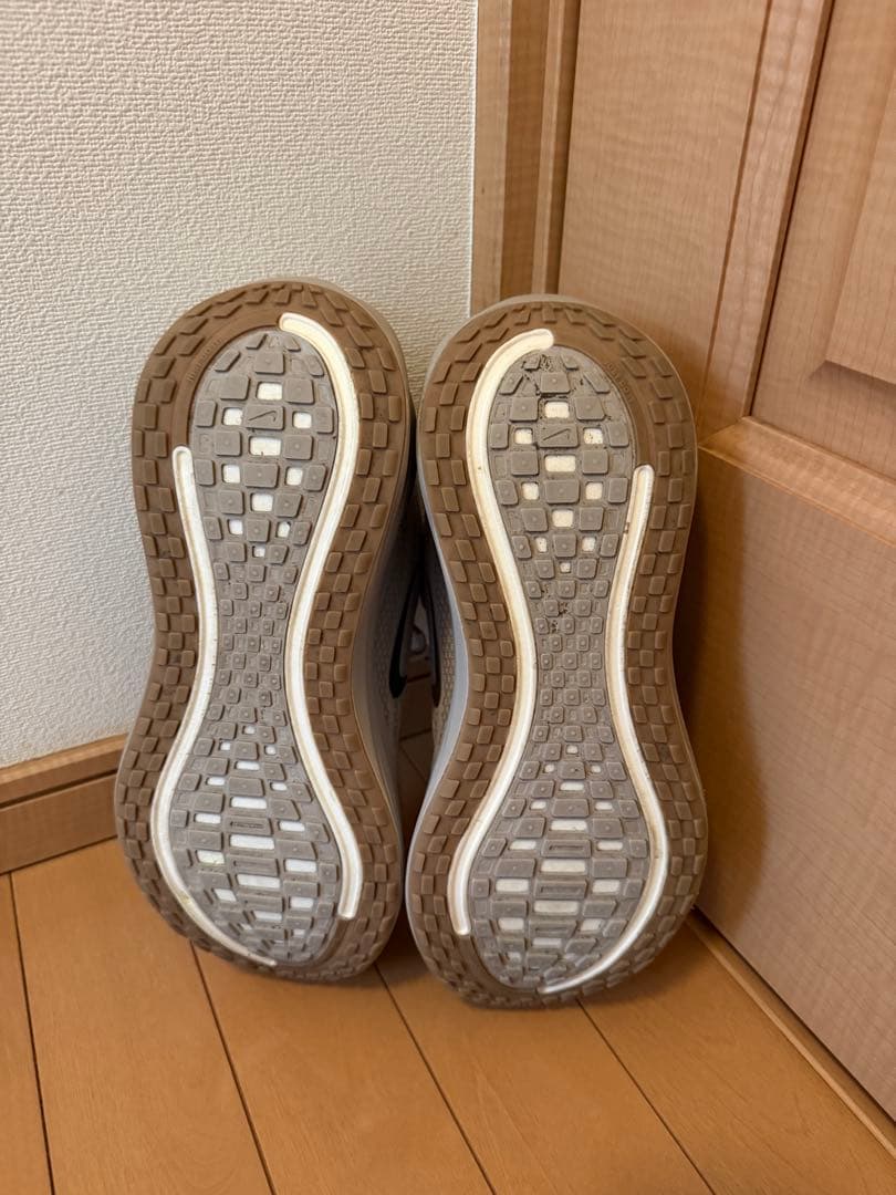 Nike ボメロプラス28センチ