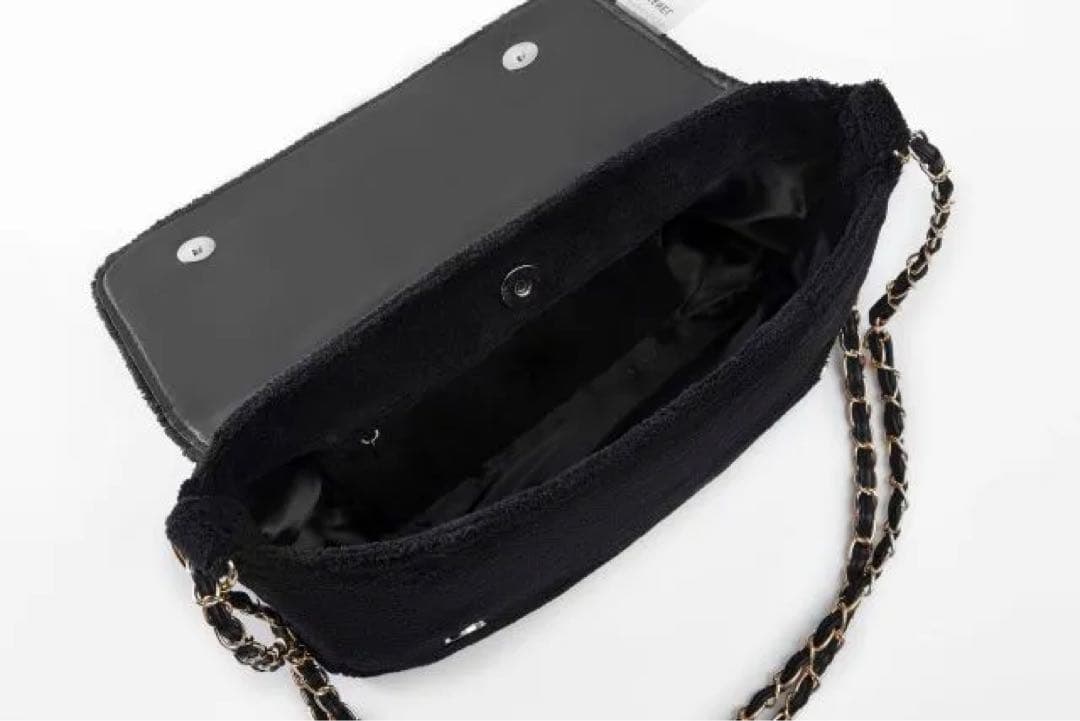C*♡様 CHANEL シャネル ミニバッグ ポーチ ブラック×ホワイトロゴ チ