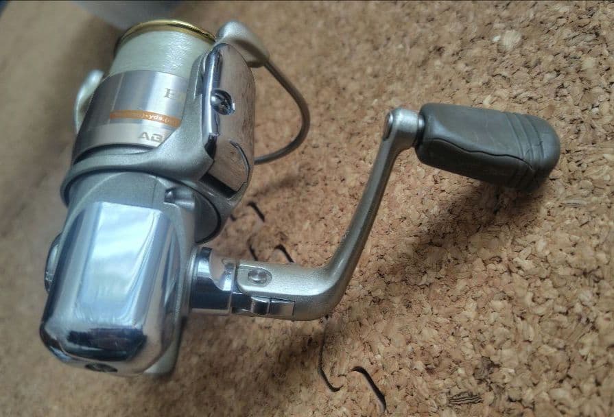 SHIMANO Scorpion ANTARES左、DaiwaEMBLEM-X
