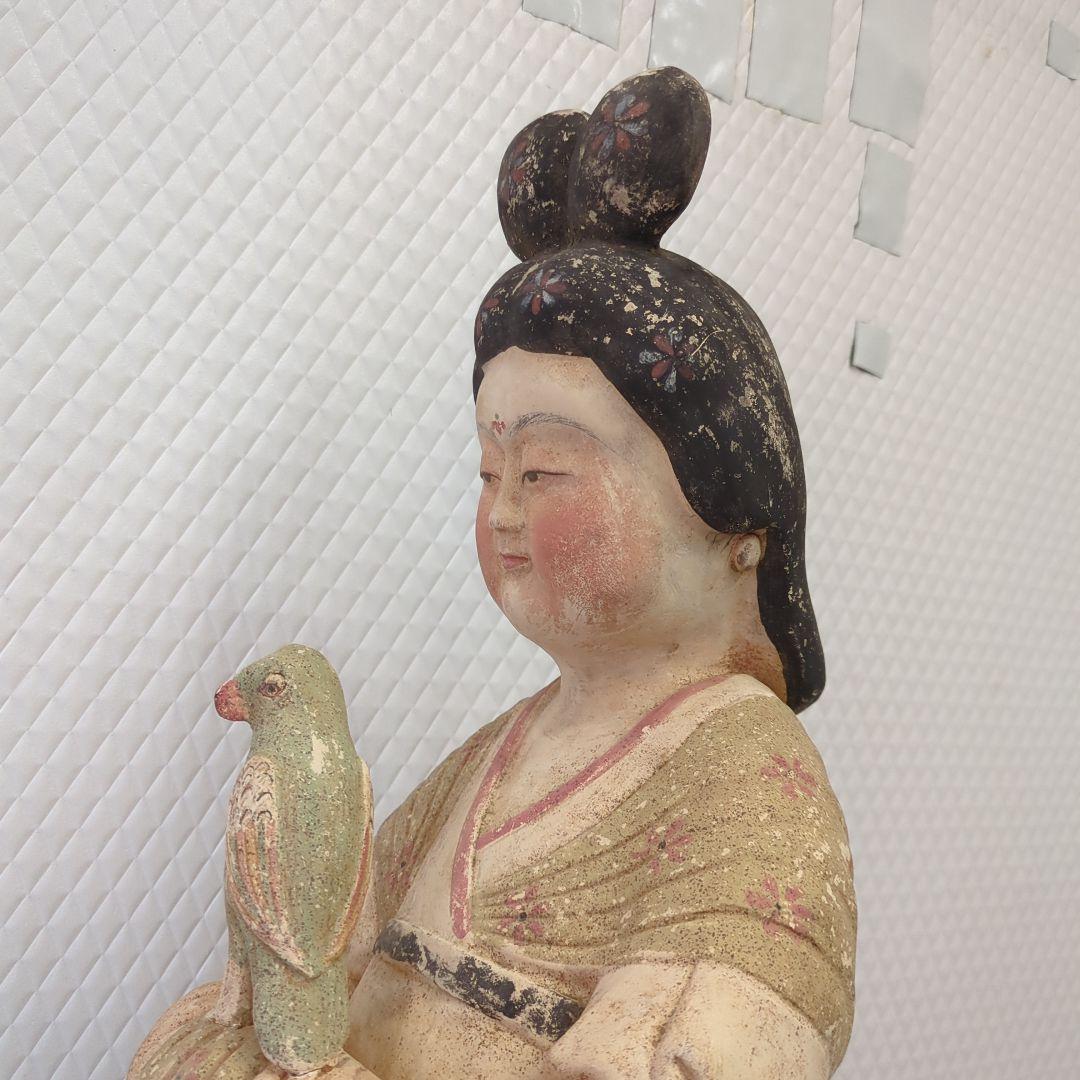 加彩婦女俑　中国　陶器製 女性像 鳥付き ディスプレイ　オブジェ