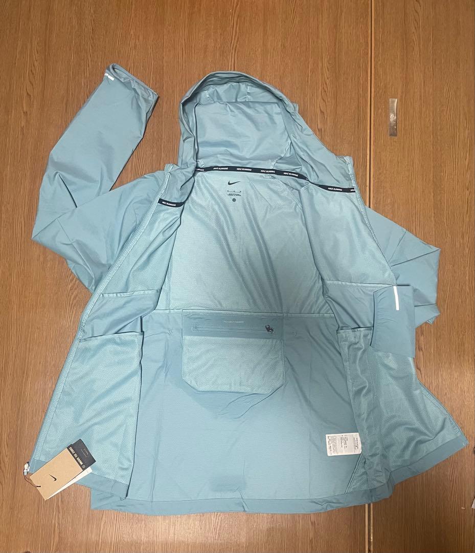 XLサイズ　新品未使用　Nike フード付きジャケット ライトブルー