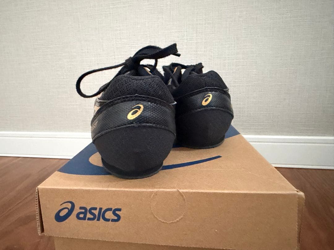 ASICS EFORT スパイクシューズ ブラック/ゴールド