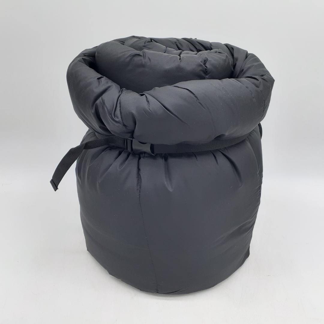 3162番 寝袋 ISUKA スノートレック1100 冬用 2個セット