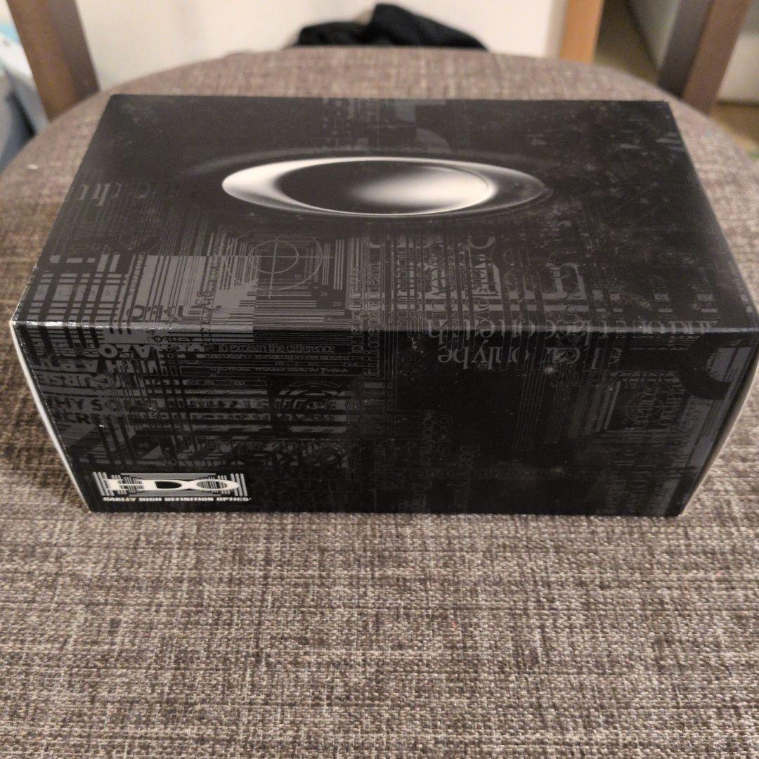 「新品」オークリー　サングラス　009051A