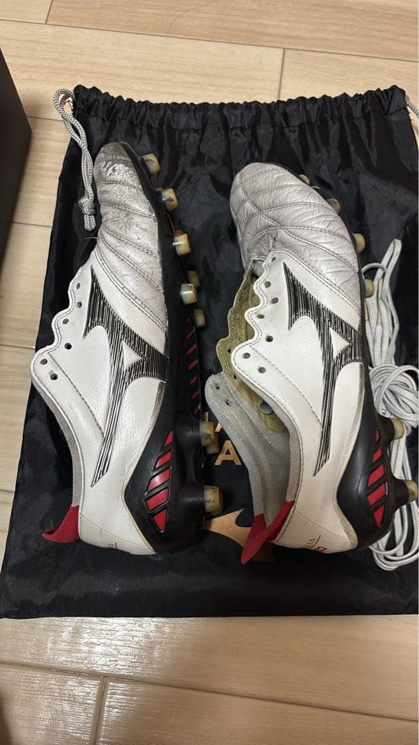 最終値下げMizuno Neo サッカースパイク ホワイト/レッド