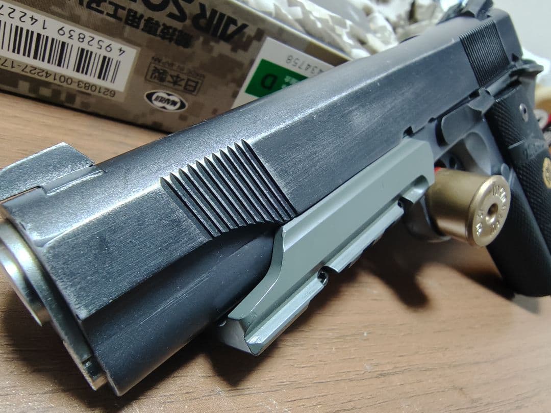 中古東京マルイガスブローバックハンドガン　コルトガバメントMEU塗装カスタム品
