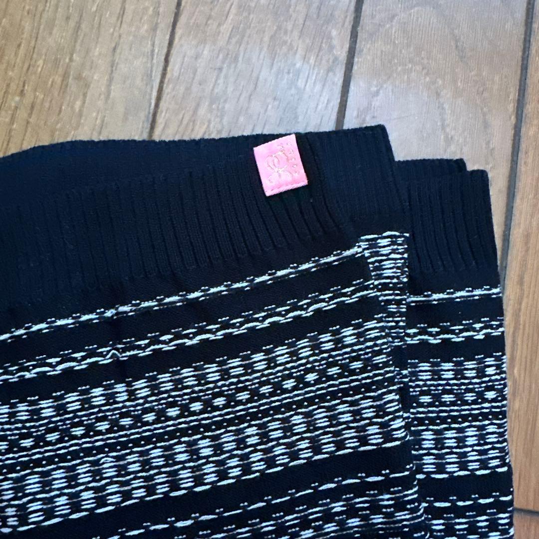 Stina 黒と白のストライプレッグウォーマー