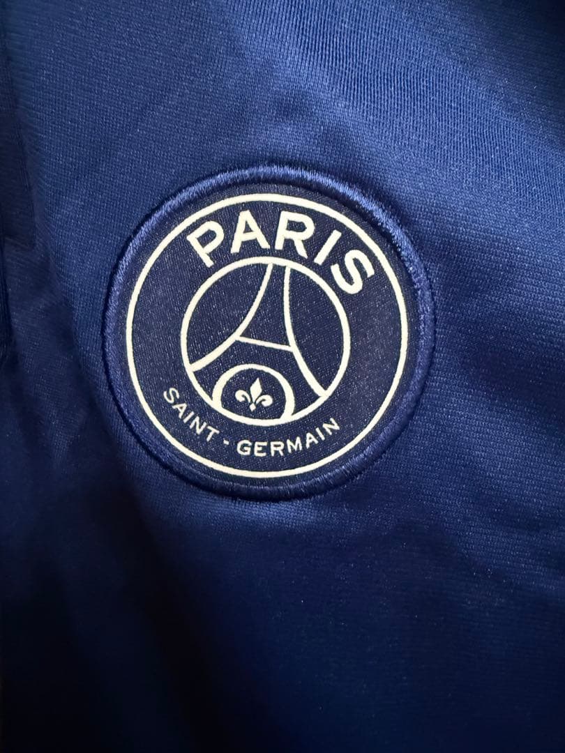 【新品】 PSG パリサンジェルマン 4th トラックスーツ 上下　Mサイズ