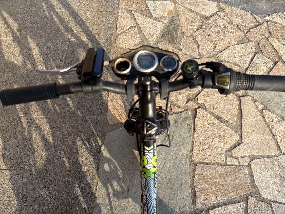 GTキッズ用自転車 AGGRESSOR20 ブラック/グリーン 引取り限定