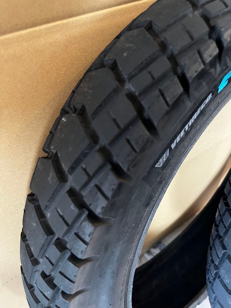 VEE Tire E-HUNTS MAN 20×4.0(中古品) 2本セット