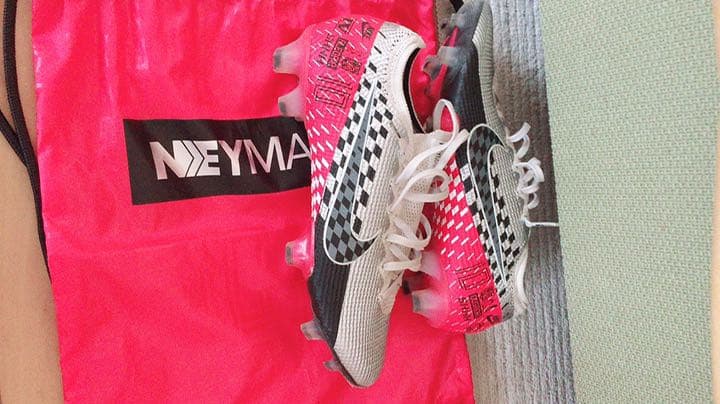 サッカースパイクナイキ