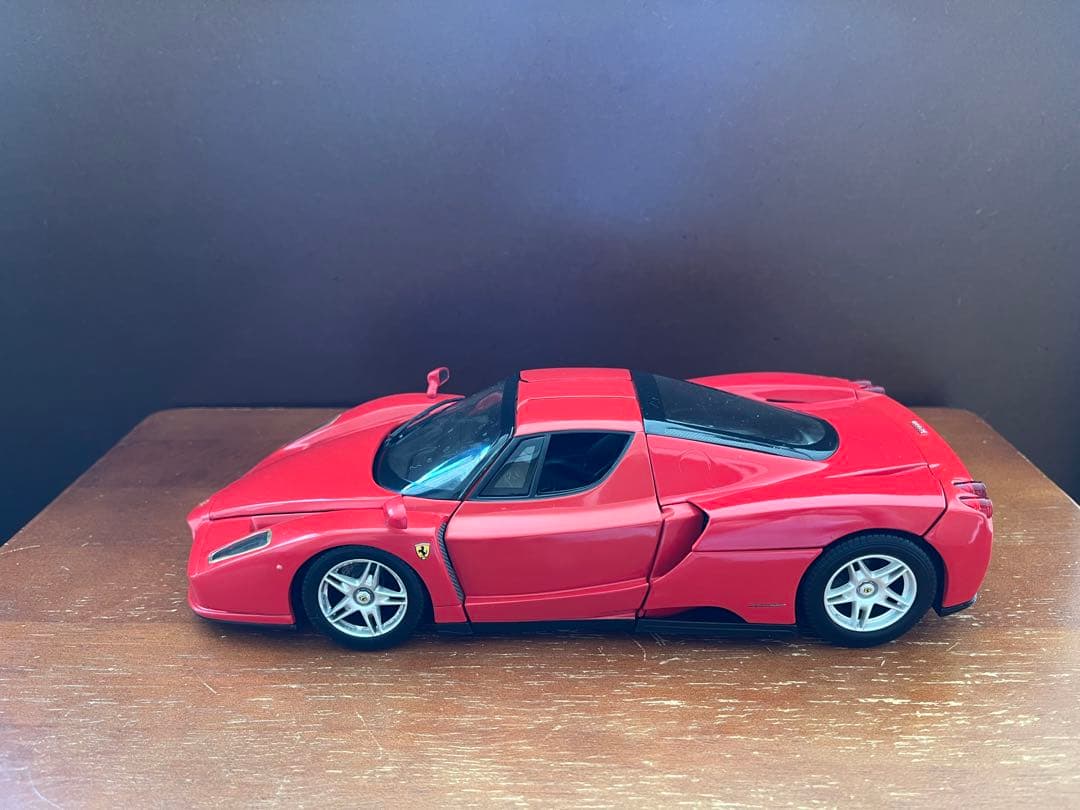 エンツォフェラーリ1/18ホットウィール