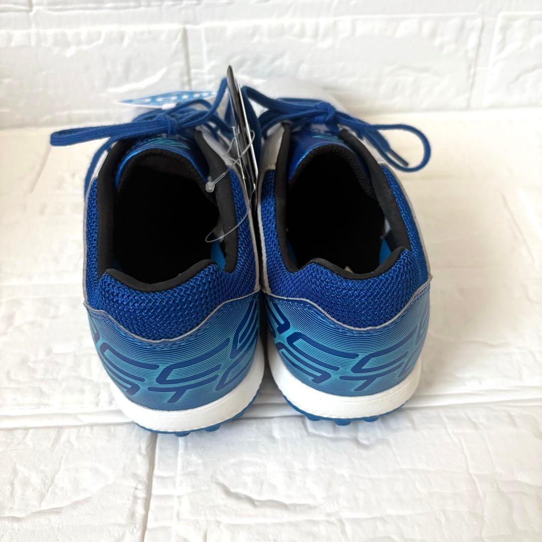 ❤️未使用品・タグ付き❤️umbro サッカー　トレーニングシューズ　22.5センチ