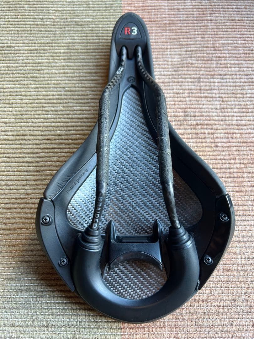 fizik アリアンテ　R3 カーボン　フィジーク　ロードバイク　ピスト