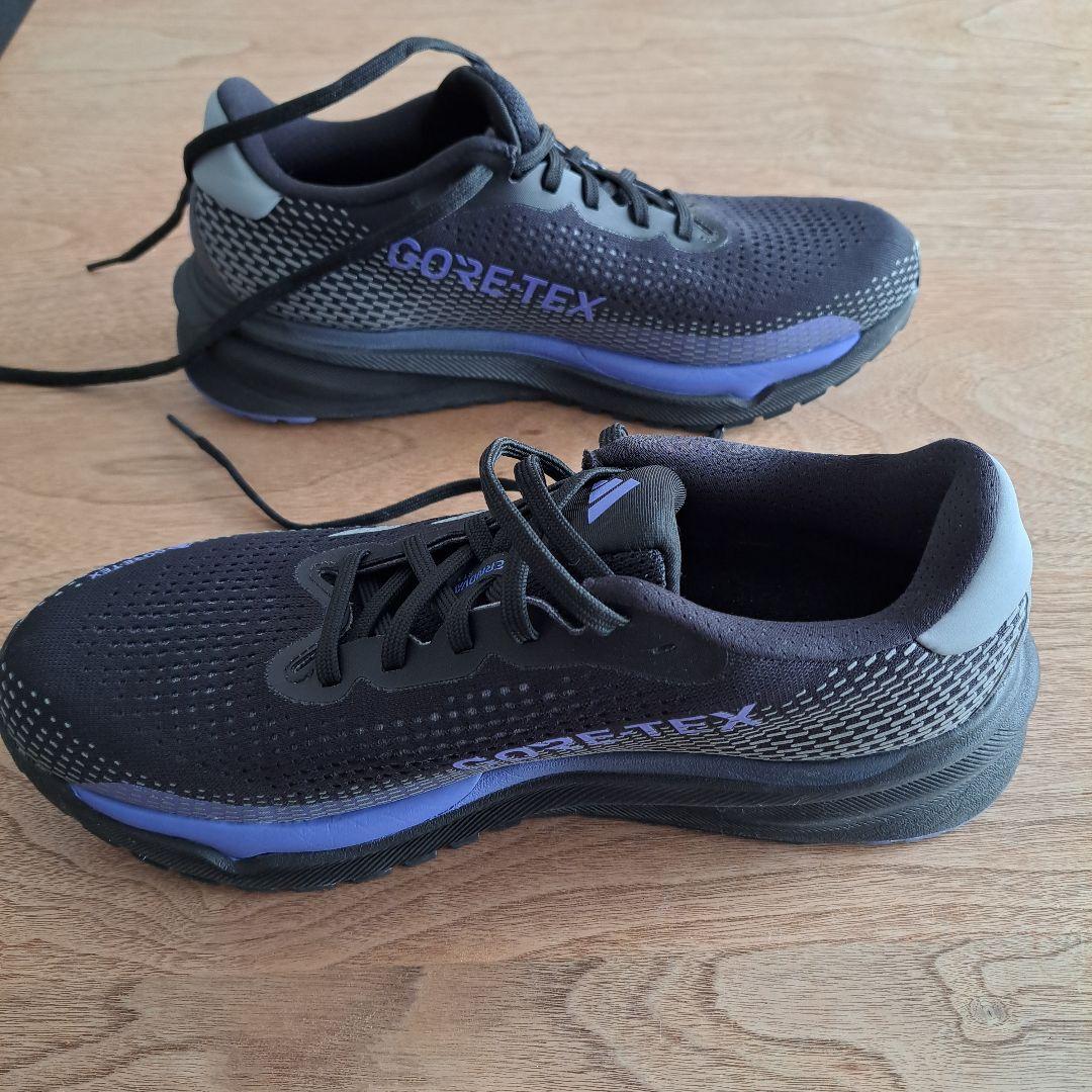 アディダス　 スーパーノヴァ GORE-TEX ID6307黒/紫