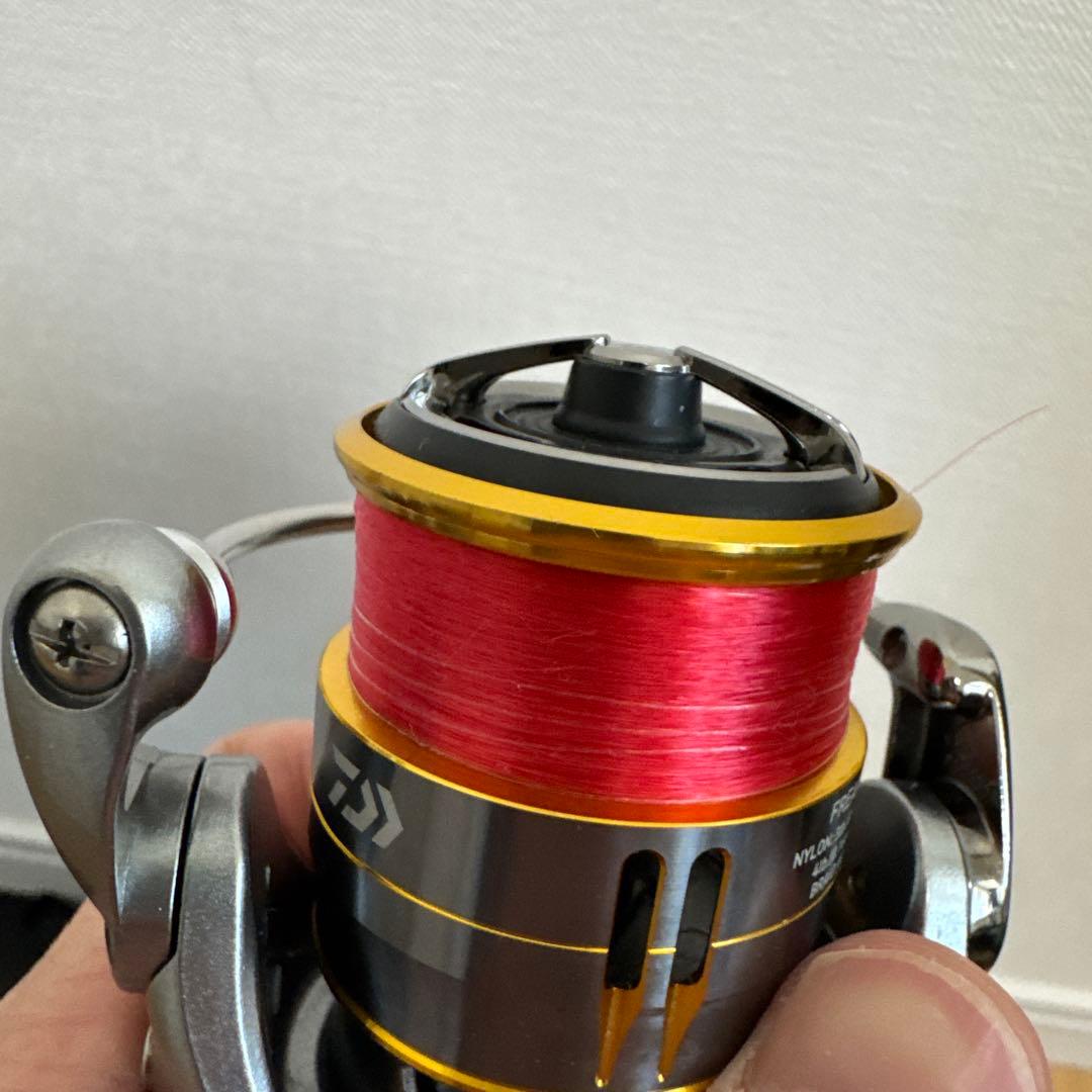 最終値下げ　ダイワ スピニングリール 18フリームスLT2000S