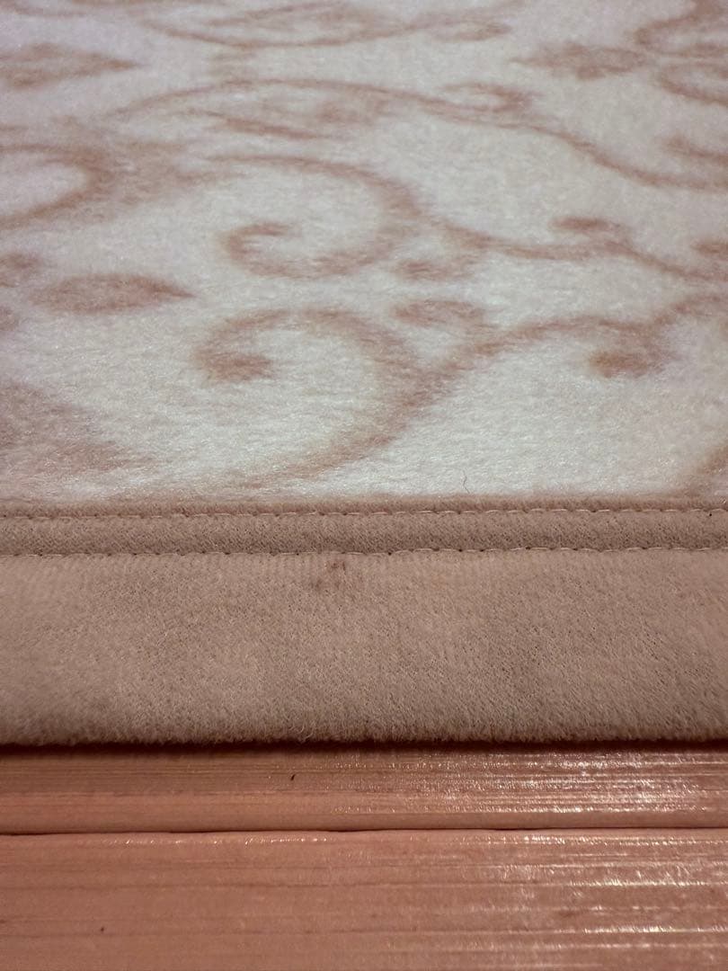 西川産業　【絹毛布】日本製　シルク毛布　140×200㎝ FVM0659806