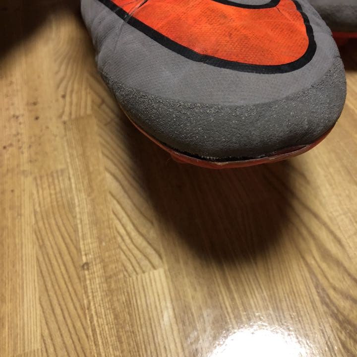 ミズノ サッカースパイク ナイキ