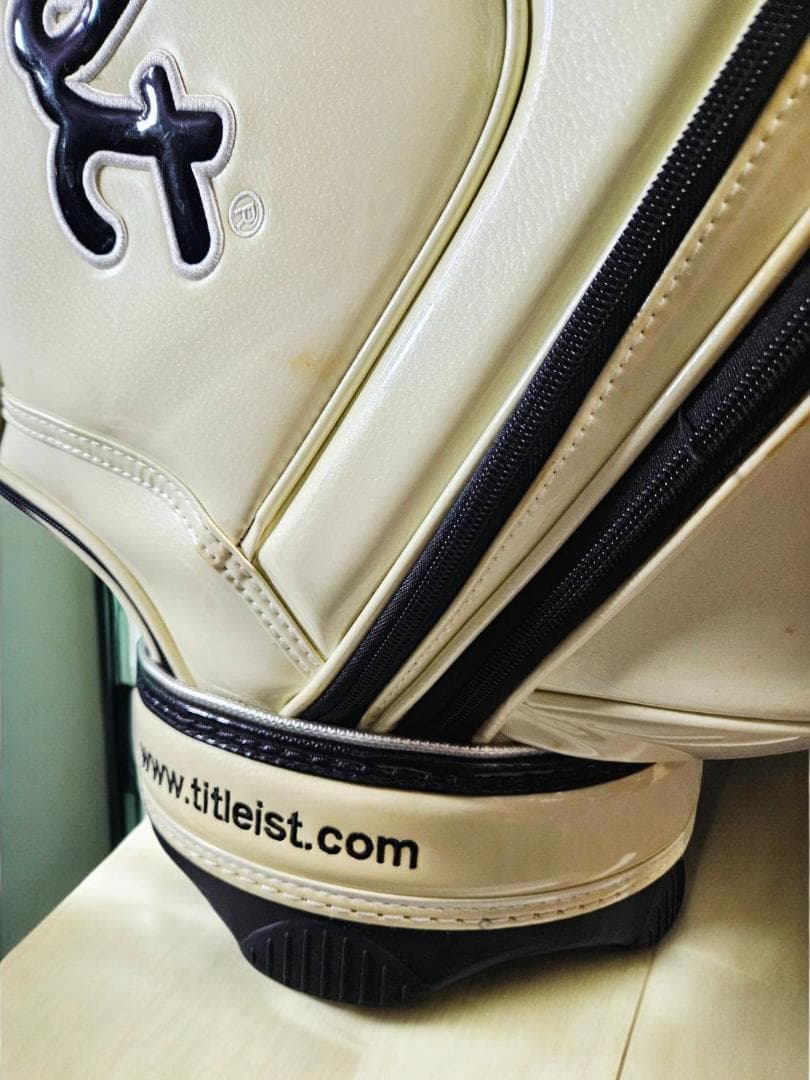 送料無料/美品　大型高級Titleist エナメルゴルフバッグ オフホワイト