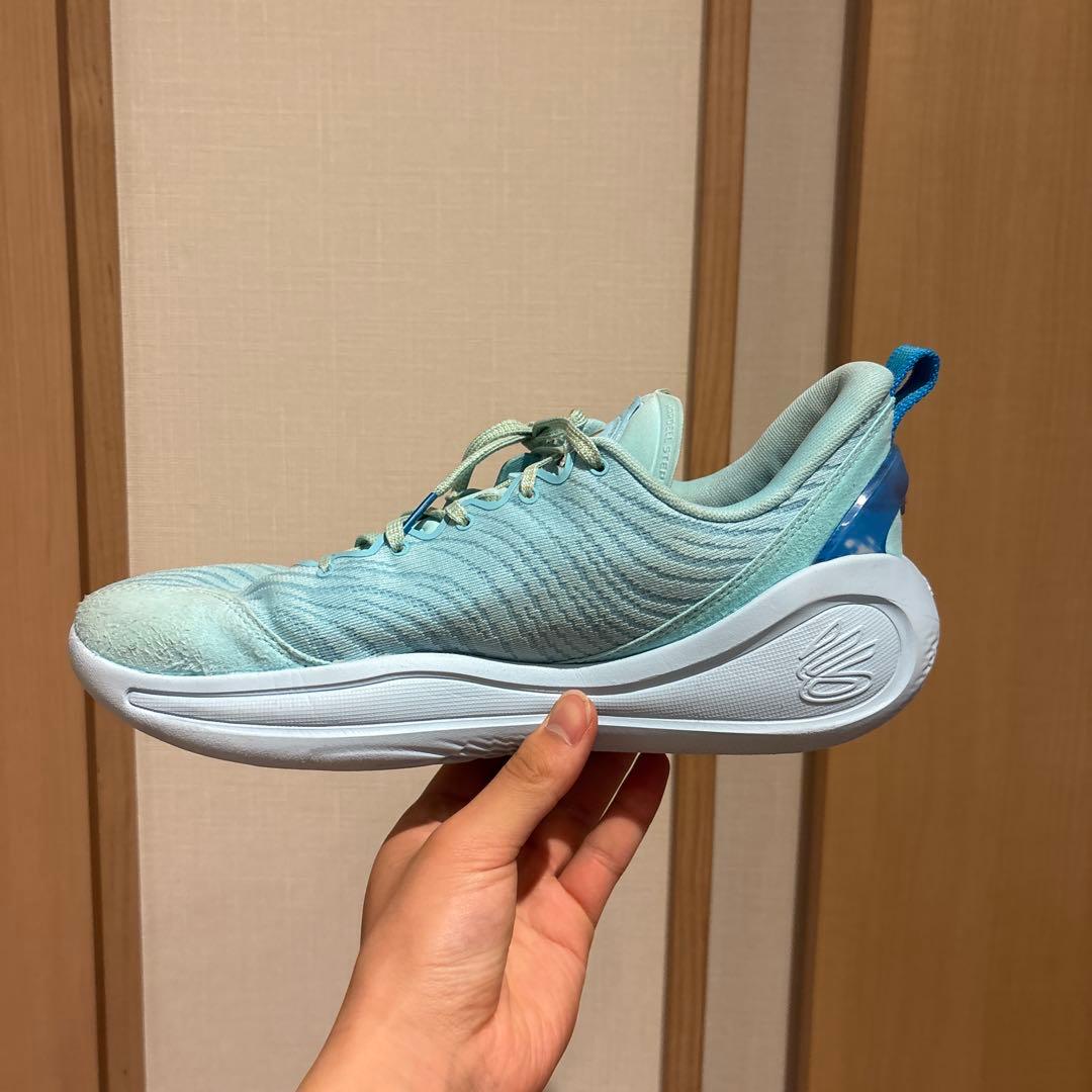Curry12 水色