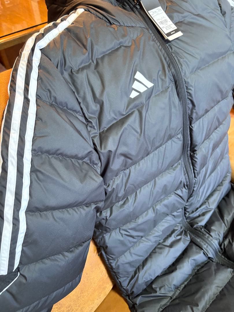 adidas 黒 ダウンコート フード付き 新品タグ付き