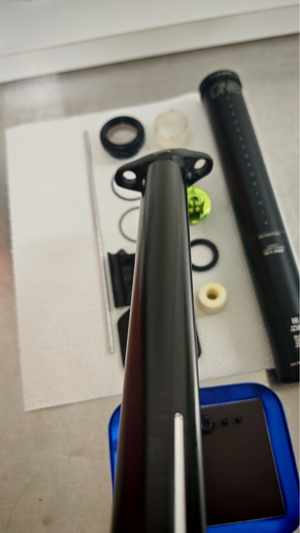OneUp Components V2 ドロッパーポスト