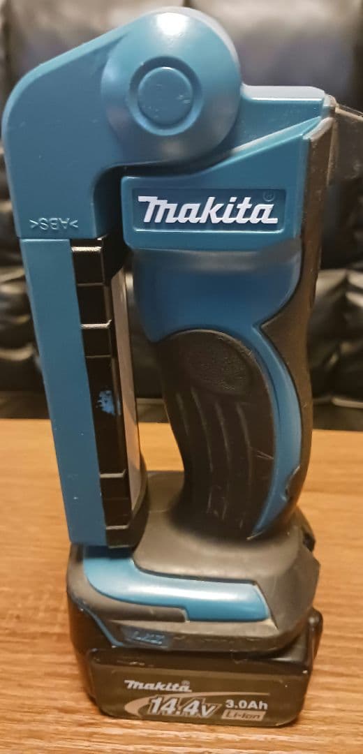 Makita-ML801ライトバッテリ付き