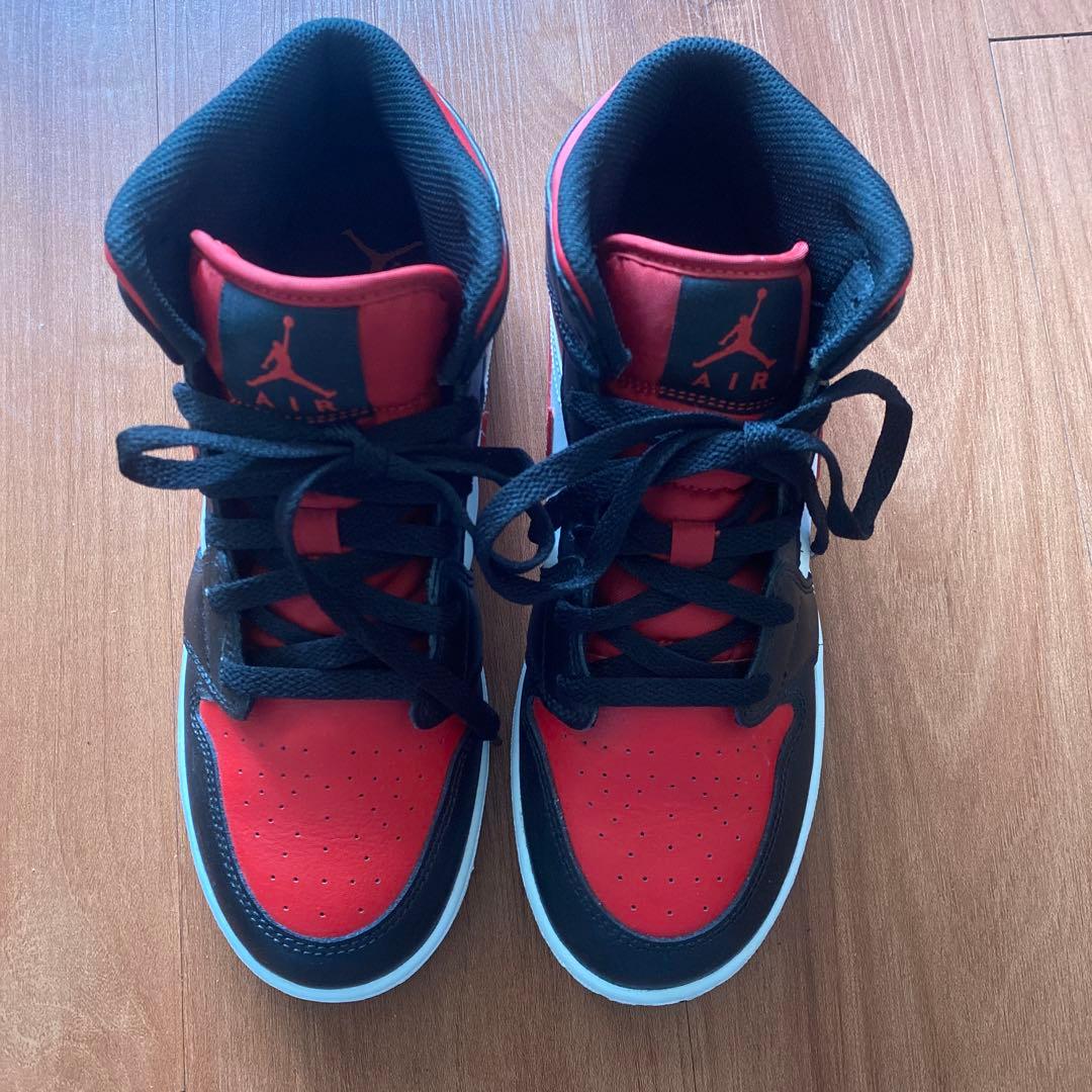 Nike Air Jordan 1 ミッドカットスニーカー赤黒白