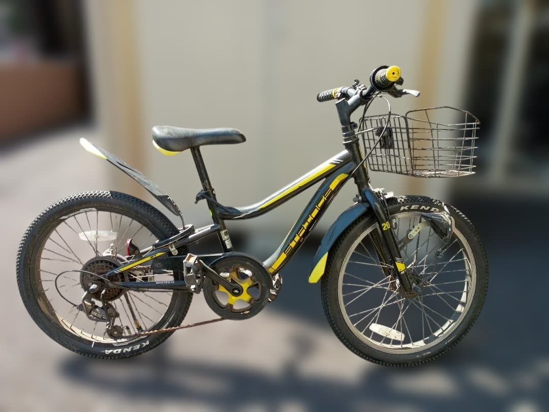 子供用自転車 黒と黄色 カゴ付き