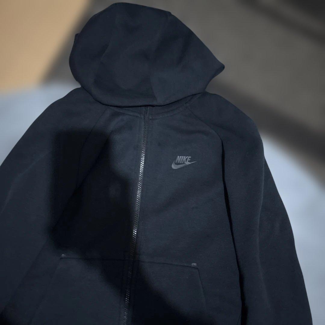 Nike テックフリース上