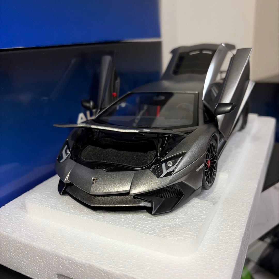 オートアート　アヴェンタドールsv マットグレー